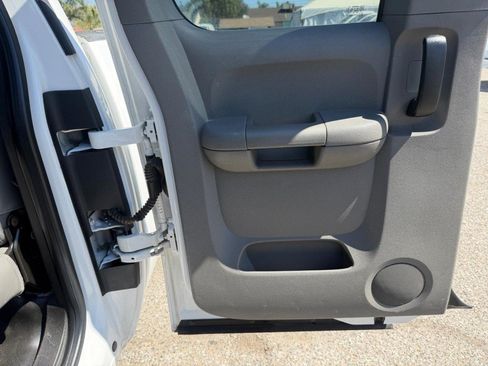 Used 2008 GMC Sierra 2500 W/T RWD image 19