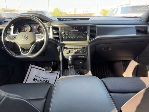 Used 2021 Volkswagen Atlas Cross Sport SE w/ Panoramic Sunroof Package FWD image 10
