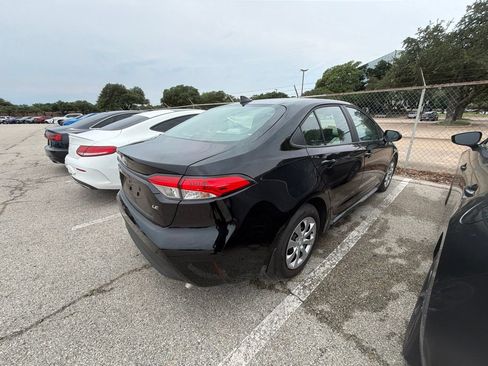 Used 2026 Toyota Corolla LE FWD image 5