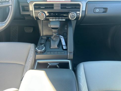 Certified 2026 Toyota Tacoma SR5 AWD/4WD image 11
