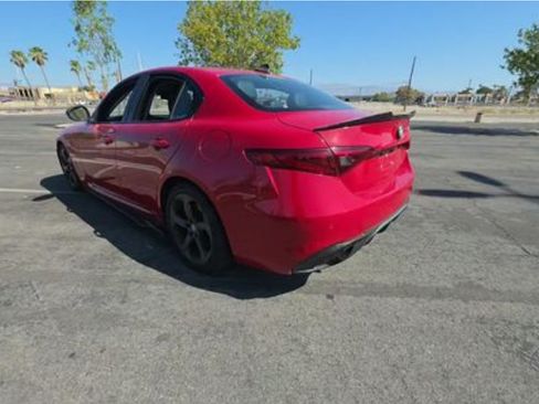 Used 2017 Alfa Romeo Giulia w/ Sport Appearance Package RWD image 6
