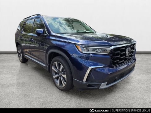 Used 2025 Honda Pilot Elite image 2