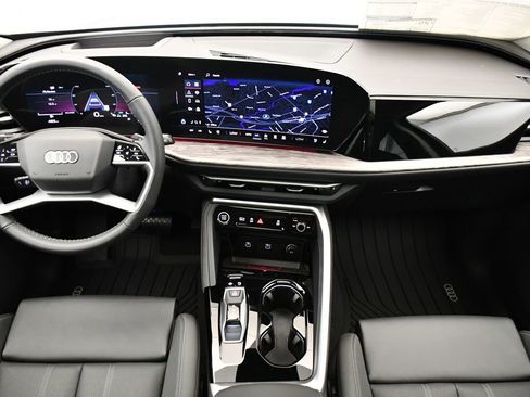 Used 2025 Audi Q5 Premium Plus w/ Premium Plus image 20