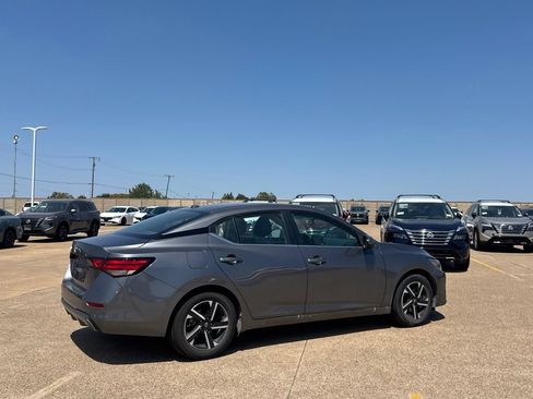 Certified 2025 Nissan Sentra SV FWD image 21