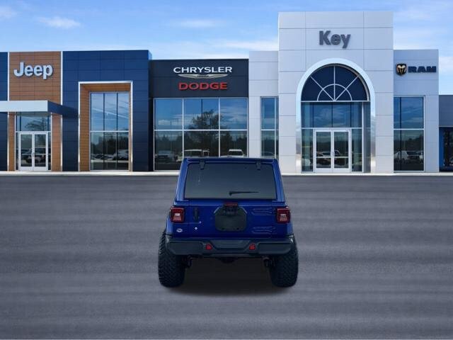 Used 2018 Jeep Wrangler Unlimited Sahara w/ Dual Top Group AWD/4WD image 4