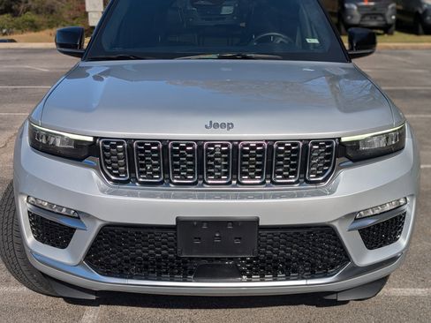 Used 2023 Jeep Grand Cherokee Summit image 12