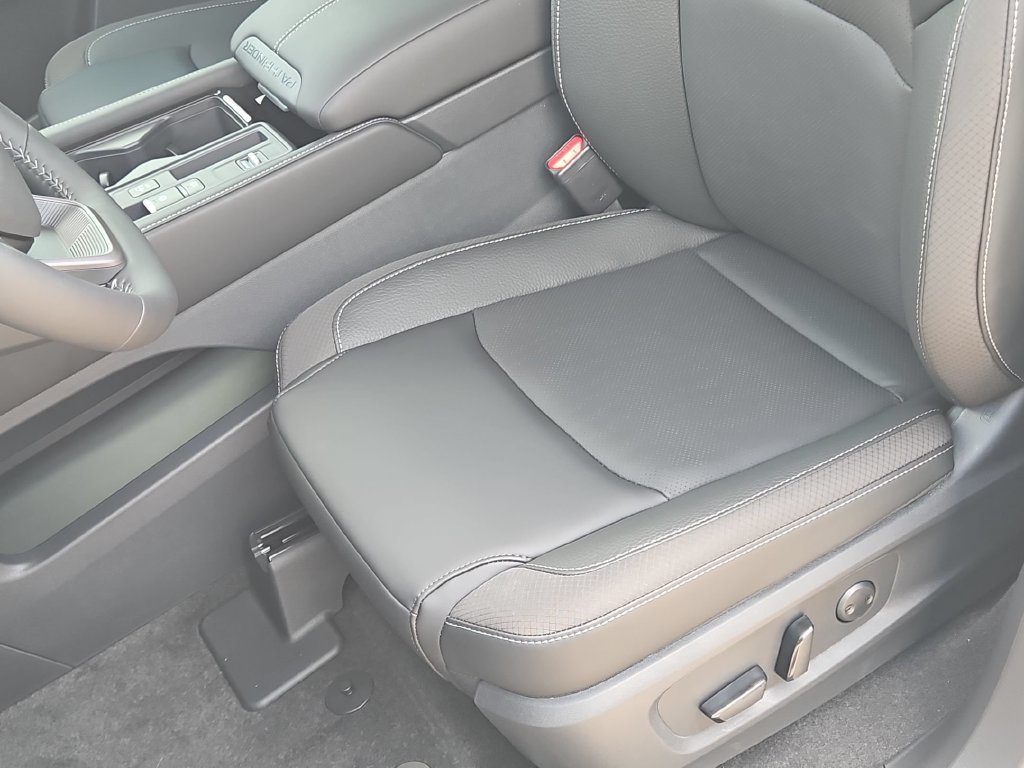 New 2026 Nissan Pathfinder SL FWD image 16
