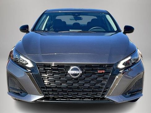 Used 2025 Nissan Altima 2.5 SR image 3