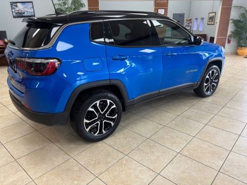 Used 2023 Jeep Compass Limited w/ Sun and Sound Group AWD/4WD image 7
