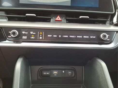 Used 2025 Kia Sportage EX AWD/4WD image 20