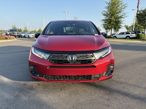 Used 2026 Honda Odyssey Sport-L image 3