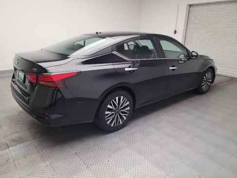 Used 2024 Nissan Altima 2.5 SV FWD image 10