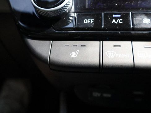 New 2025 Hyundai Elantra Limited image 38