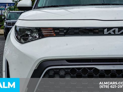 Used 2025 Kia Soul LX w/ LX Technology Package FWD image 11