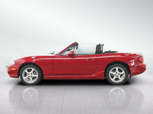 Used 2002 MAZDA MX-5 Miata SE RWD image 2