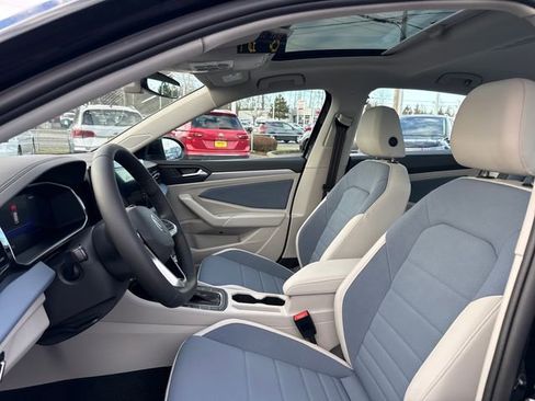 New 2026 Volkswagen Jetta SE FWD image 15