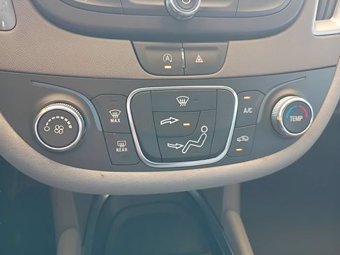 Used 2021 Chevrolet Malibu LS FWD image 14