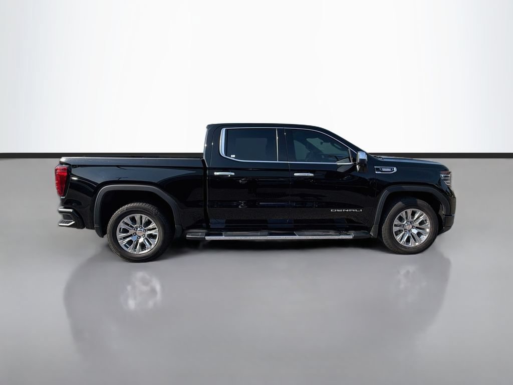 Used 2024 GMC Sierra 1500 Denali w/ Technology Package AWD/4WD image 4