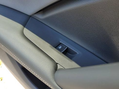 New 2026 Volkswagen Tiguan SE AWD/4WD image 14