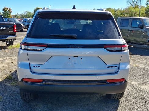 New 2025 Jeep Grand Cherokee Limited w/ Black Appearance Package AWD/4WD image 7
