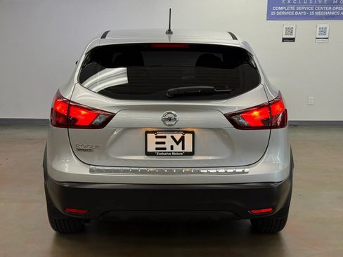 Used 2018 Nissan Rogue Sport S w/ S Appearance Package FWD image 5