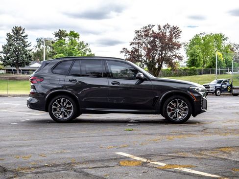 Used 2024 BMW X5 xDrive40i w/ M Sport Package AWD/4WD image 5