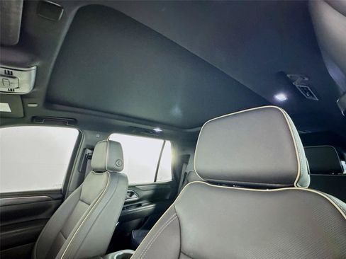 Used 2023 GMC Yukon SLT w/ SLT Premium Package RWD image 14