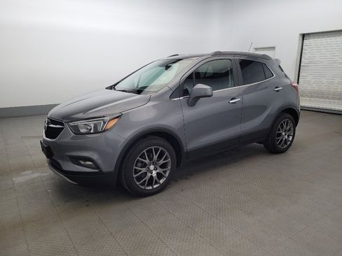 Used 2020 Buick Encore Sport Touring image 2