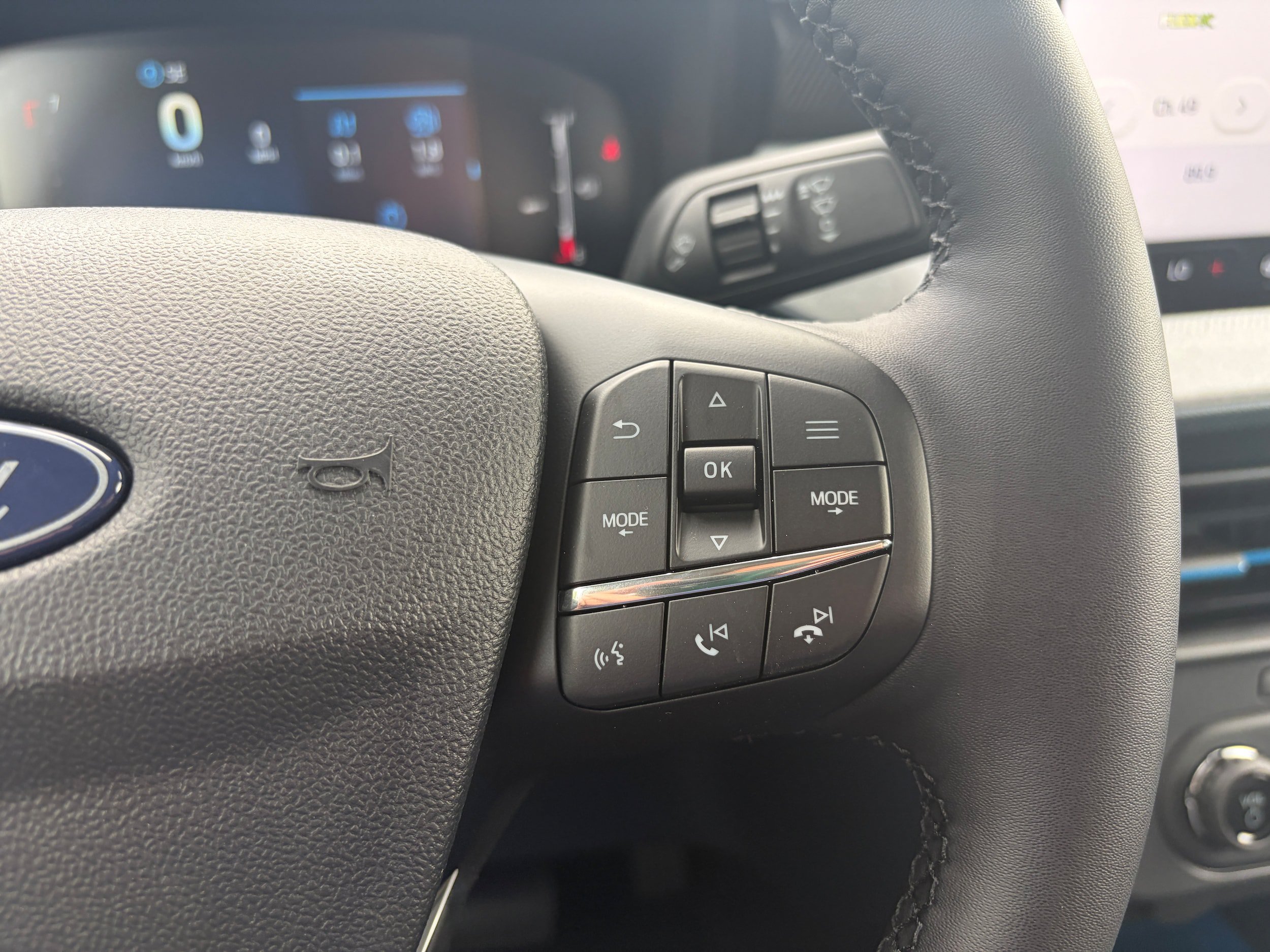New 2026 Ford Maverick XLT w/ XLT Luxury Package FWD image 19