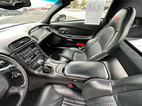 Used 2001 Chevrolet Corvette Z06 w/ Memory Pkg image 5