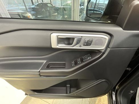 Used 2020 Ford Explorer ST w/ ST Street Pack image 26