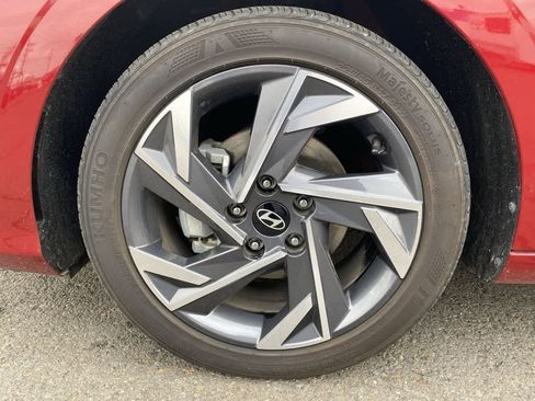 Used 2025 Hyundai Elantra SEL image 10