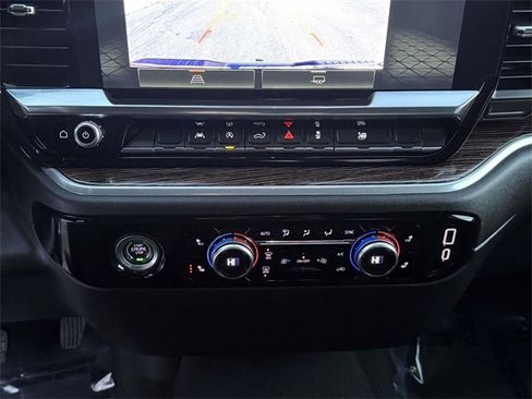 Certified 2024 GMC Sierra 1500 SLE image 17