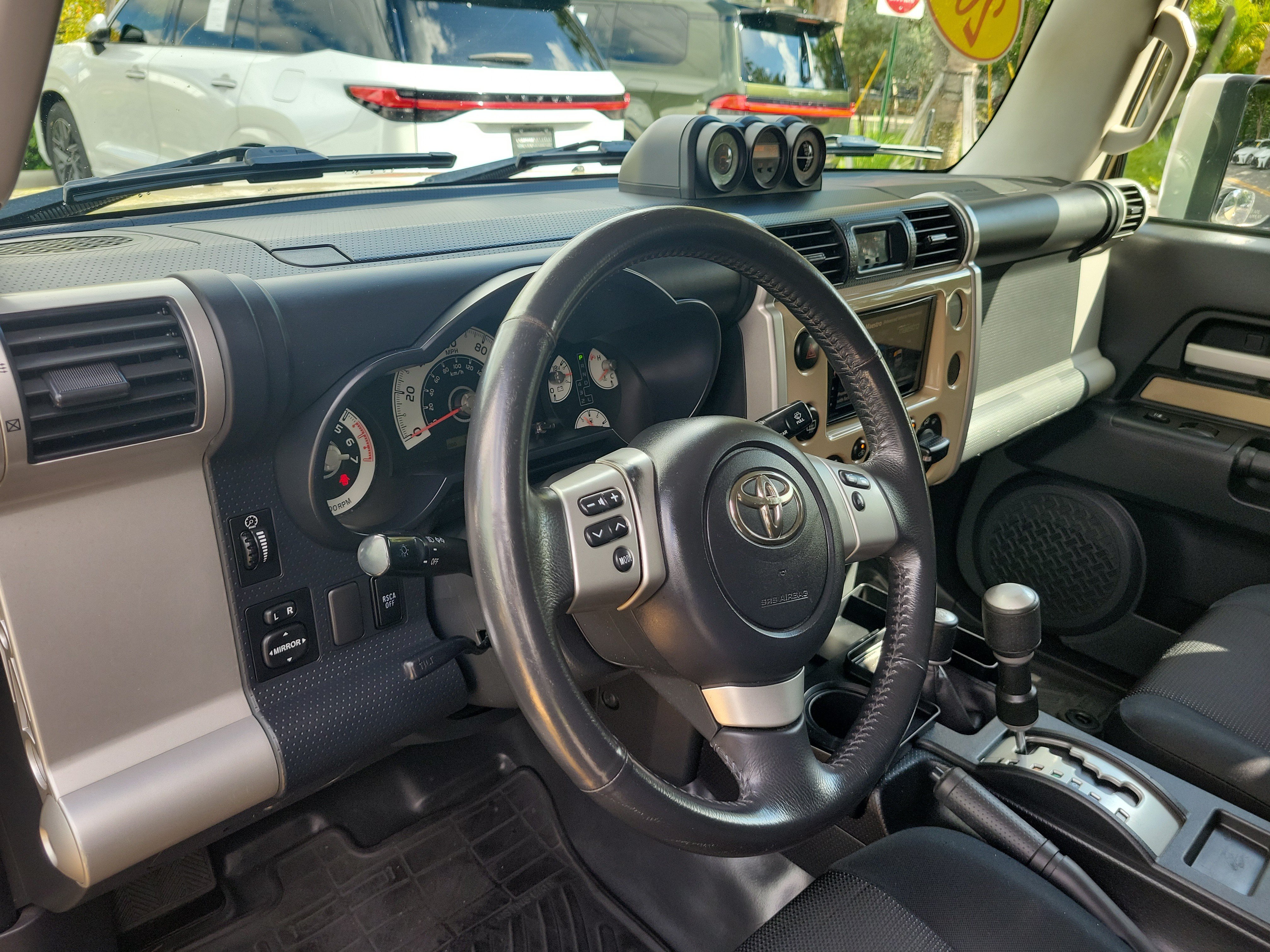 Used 2011 Toyota FJ Cruiser 4WD w/ Upgrade Pkg image 19