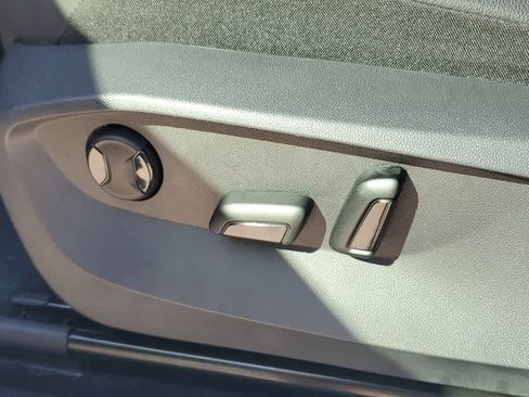 Used 2023 Volkswagen Tiguan SE R-Line image 20