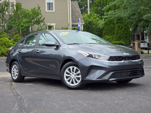 Used 2024 Kia Forte LX FWD image 2