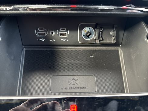 New 2025 Jeep Grand Cherokee Altitude image 24