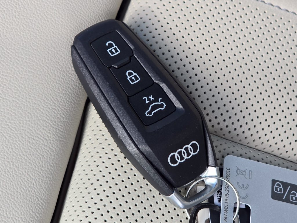 Certified 2025 Audi Q5 Prestige AWD/4WD image 45