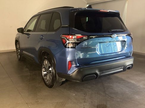 Used 2025 Subaru Forester Touring w/ Popular Package - Touring image 11