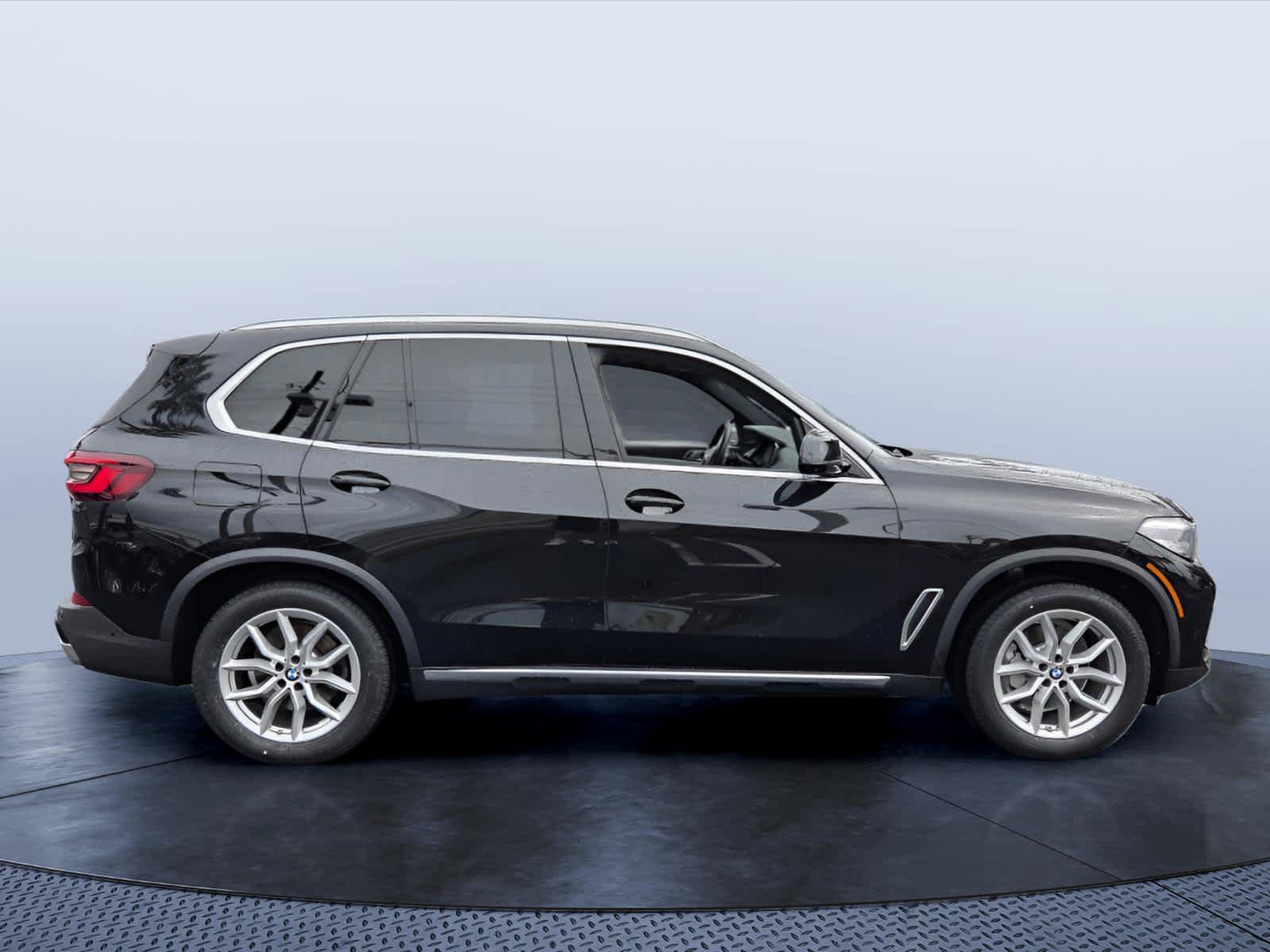 Used 2023 BMW X5 sDrive40i w/ Premium Package RWD image 2
