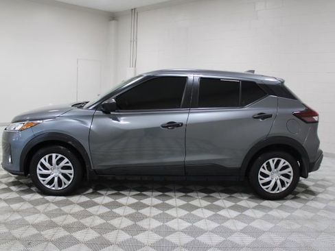 Used 2023 Nissan Kicks S FWD image 8