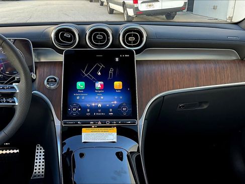 Used 2026 Mercedes-Benz GLC 300 image 7