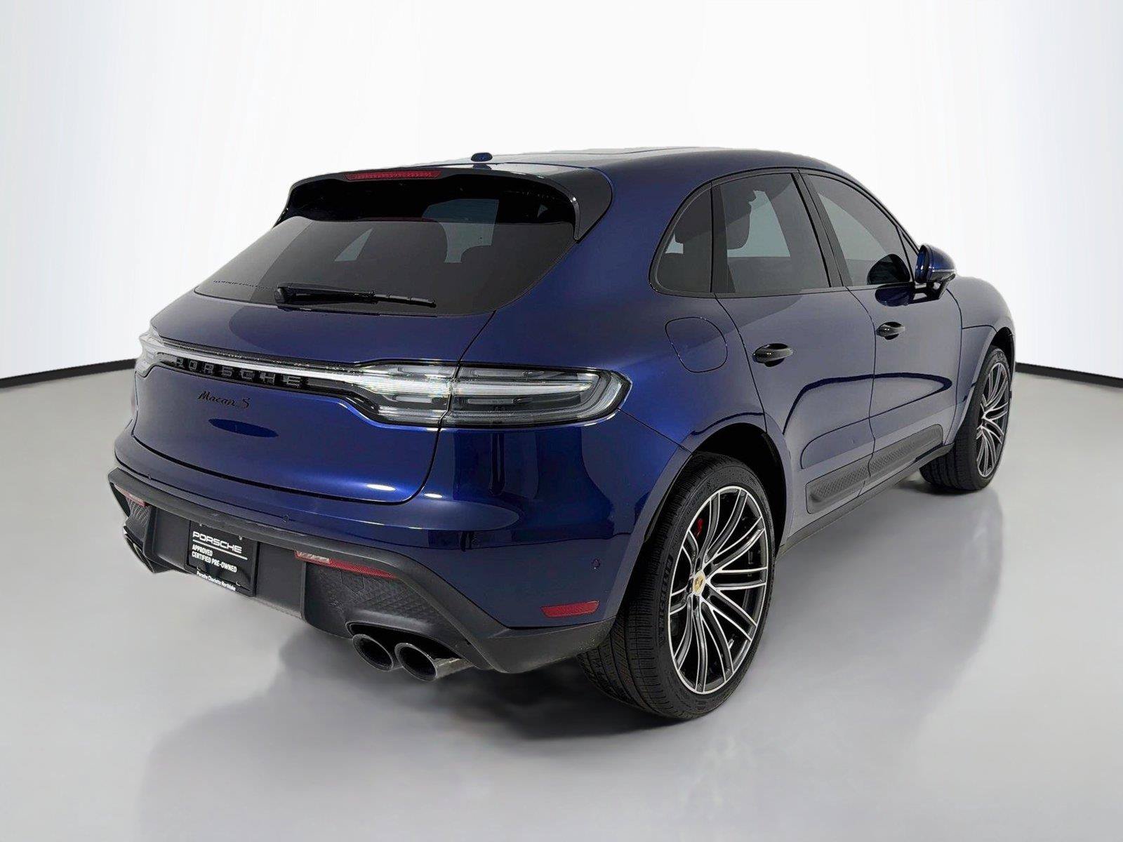 Certified 2023 Porsche Macan S AWD/4WD image 28