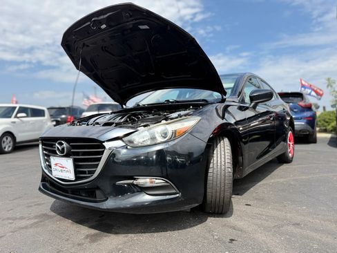 Used 2017 MAZDA MAZDA3 Sport FWD image 8