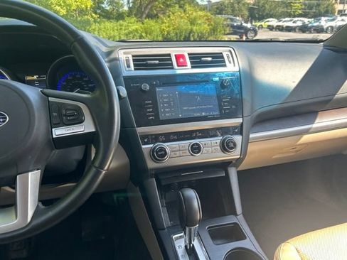 Used 2016 Subaru Outback 2.5i Limited AWD/4WD image 16