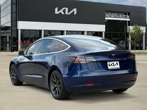 Used 2019 Tesla Model 3 Standard Range Plus image 5