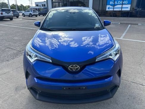 Used 2019 Toyota C-HR XLE FWD image 5