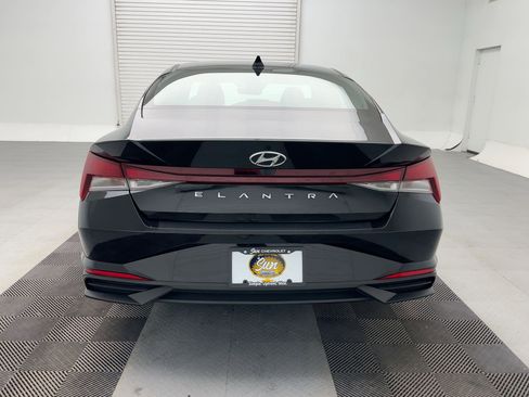 Used 2021 Hyundai Elantra SEL image 10