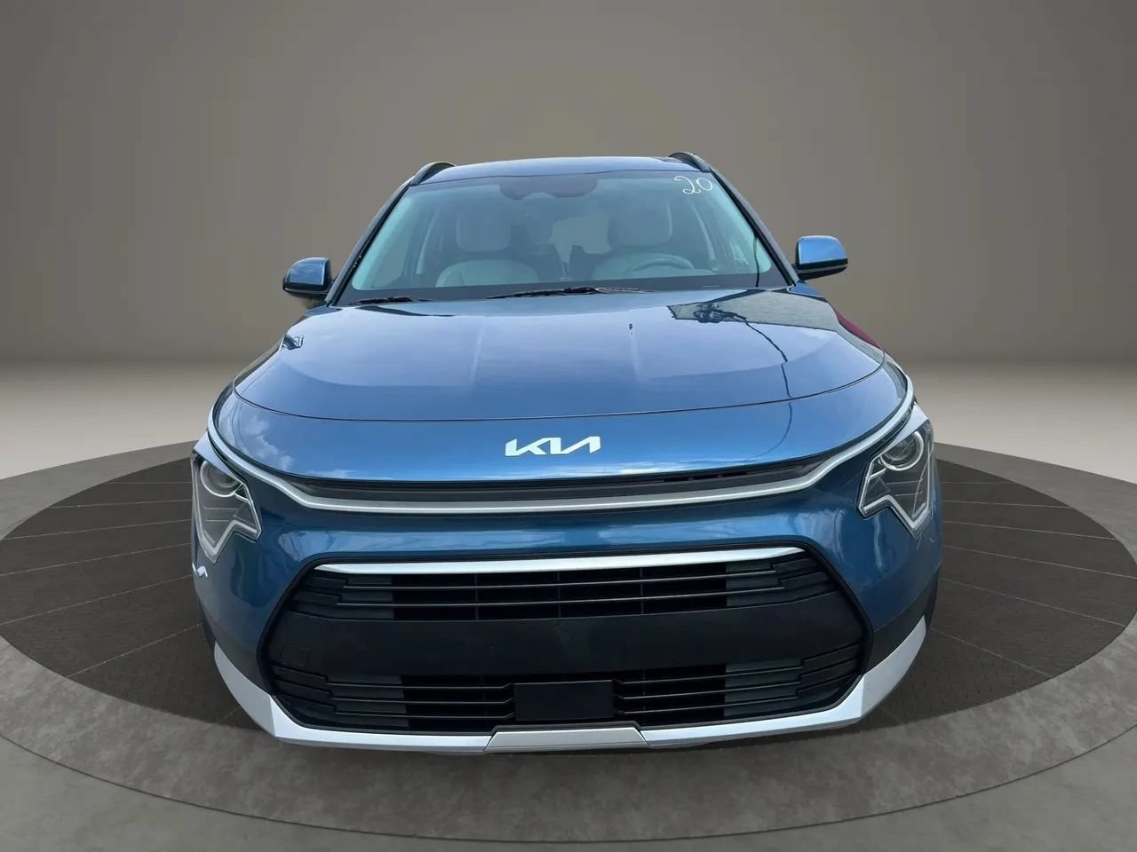 Used 2025 Kia Niro EX FWD image 2
