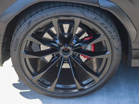 Used 2021 Lamborghini Urus image 16